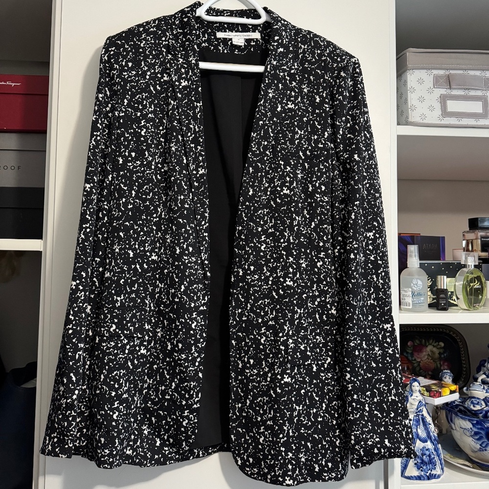 DIANE von FURSTENBERG, Size 14, the jacket has never been worn
